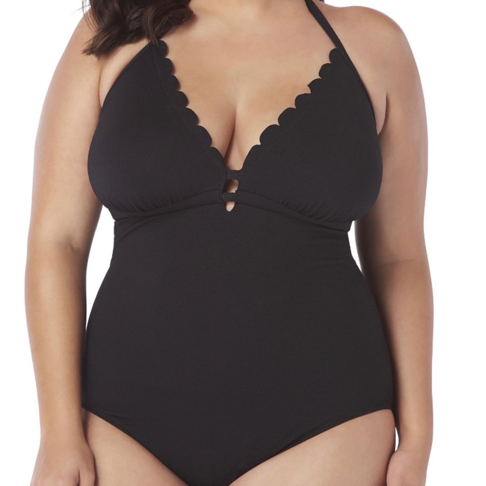 Black never used swim suit